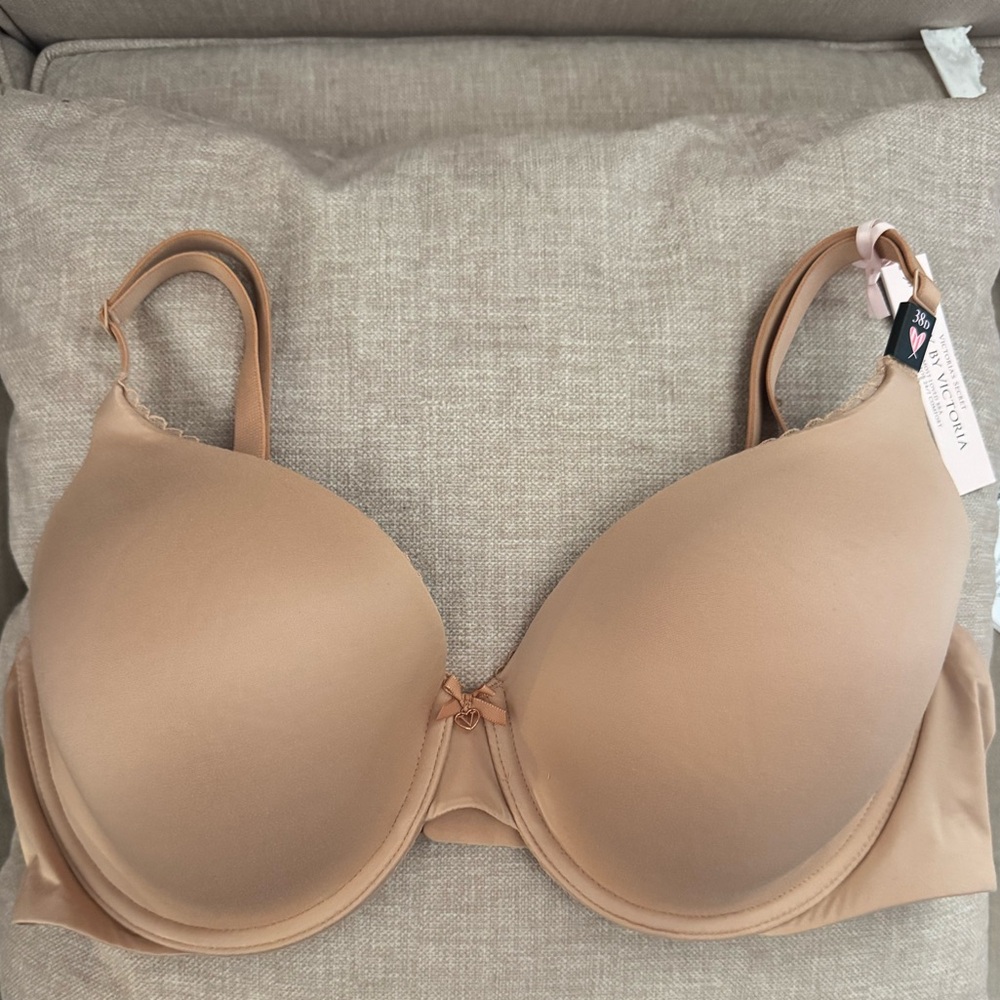 NWT Victoria's Secret Lined Perfect Coverage Bra with Molded Cups